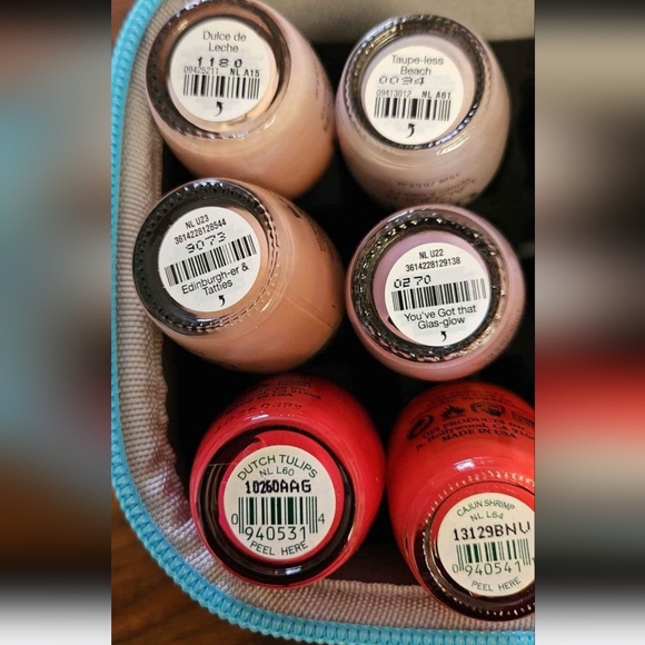 OPI Nail Lacquer with carrying cases - Picture 4 of 10